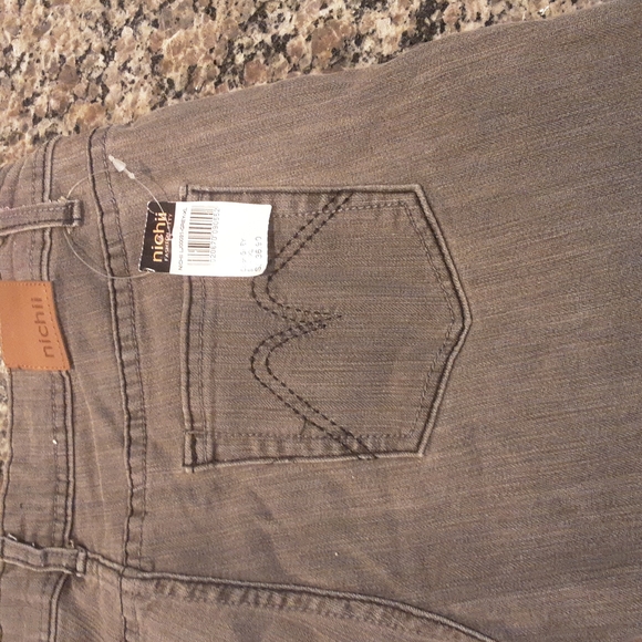 Nichii Denim Capris - Picture 6 of 7